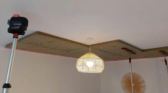 Pose d'un plafond tendu en Suisse
